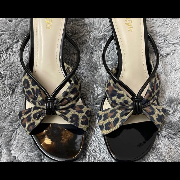 Women’s Shoes (Like New) - Picture 2 of 5